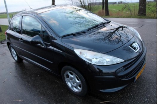 Peugeot 207 - 1.4 XR - 1