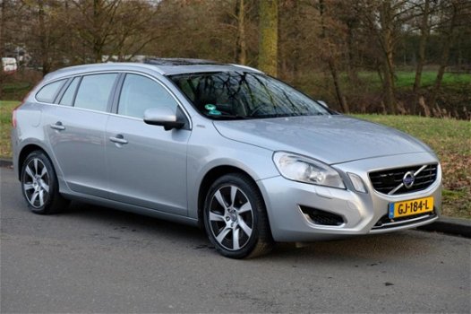 Volvo V60 - D6 AWD Plugin-Hybrid Summum Special Edit - 1