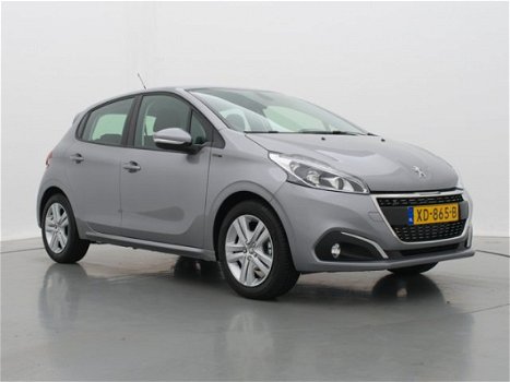 Peugeot 208 - 1.2 82pk Signature | Navigatie | Airco | Parkeersensoren | DAB+ | - 1