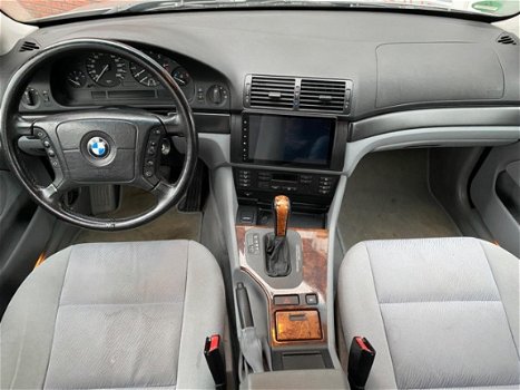 BMW 5-serie - 523i Executive / Automaat / Groot Scherm / Clima / Youngtimer - 1