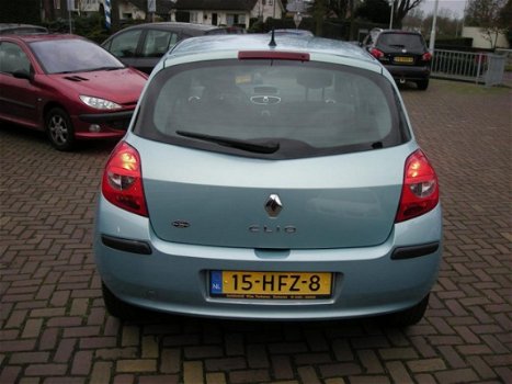 Renault Clio - 1.6-16V Dynamique automaat - 1