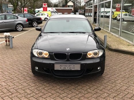 BMW 1-serie - 118i High Executive M-Pakket NAVI, LEER, SUEDE, XENON, PDC, CLIMATE, CRUISE, 17