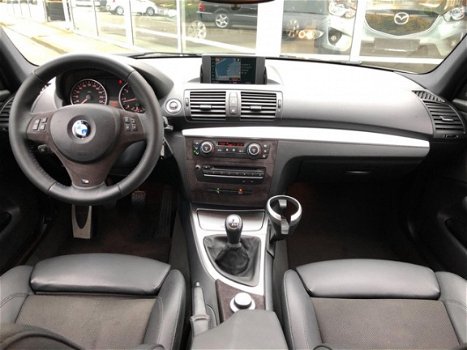 BMW 1-serie - 118i High Executive M-Pakket NAVI, LEER, SUEDE, XENON, PDC, CLIMATE, CRUISE, 17