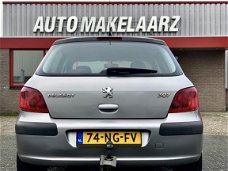 Peugeot 307 - 1.6-16V XT NAP Rijdt en schakelt zeer goed