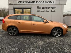 Volvo V60 - 1.6 DRIVE MOMENTUM PDC/TREKHAAK/CRUISE