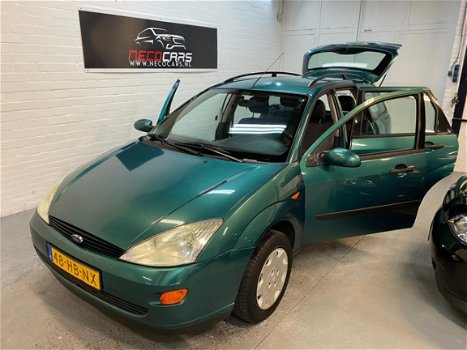 Ford Focus Wagon - 1.4-16V Ambiente NIEUWE APK//RIJD SCHAKELD GOED//NAP - 1