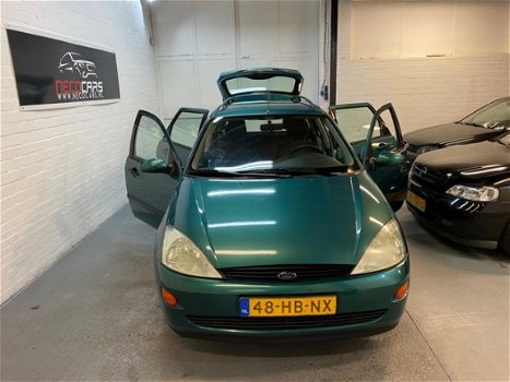 Ford Focus Wagon - 1.4-16V Ambiente NIEUWE APK//RIJD SCHAKELD GOED//NAP - 1