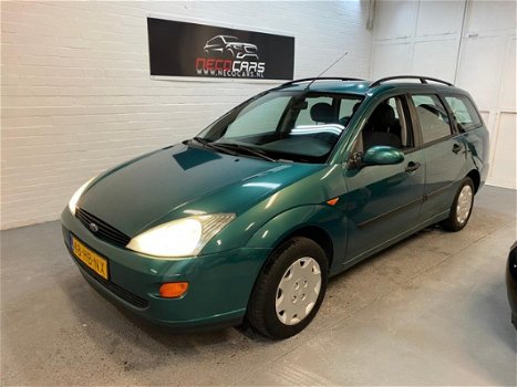 Ford Focus Wagon - 1.4-16V Ambiente NIEUWE APK//RIJD SCHAKELD GOED//NAP - 1