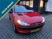 Peugeot 206 - 1.1 XR Leuke inruil auto Rijdt schakelt goed - 1 - Thumbnail