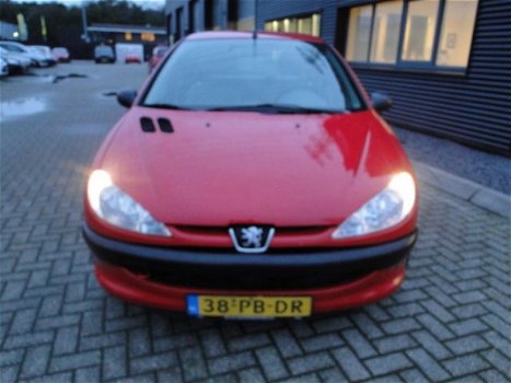 Peugeot 206 - 1.1 XR Leuke inruil auto Rijdt schakelt goed - 1