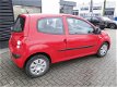 Renault Twingo - 1.2 Authentique Leuke auto met 4 zomerbanden boekjes - 1 - Thumbnail