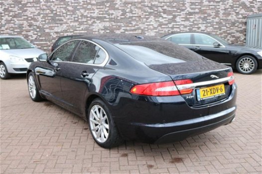 Jaguar XF - 2.2D Automaat|Keyless GO|LEER|NAVI|NL auto/Dealer Onderhouden Nieuwe APK en NAP - 1