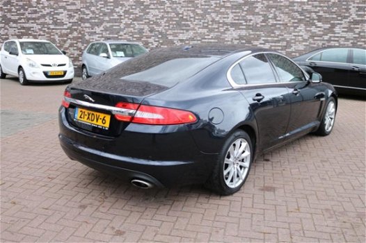 Jaguar XF - 2.2D Automaat|Keyless GO|LEER|NAVI|NL auto/Dealer Onderhouden Nieuwe APK en NAP - 1