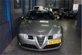 Alfa Romeo GT - 2.0 JTS Distinctive RIJD SCHAKELT PRIMA/LEER/NAVI/LMV/CRUISE/ECC AIRCO/APK 03-'20/NA - 1 - Thumbnail