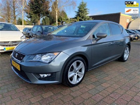 Seat Leon - 2.0 TDI FR Connect 184PK DSG Navi PDC - 1