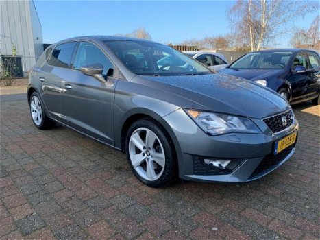 Seat Leon - 2.0 TDI FR Connect 184PK DSG Navi PDC - 1