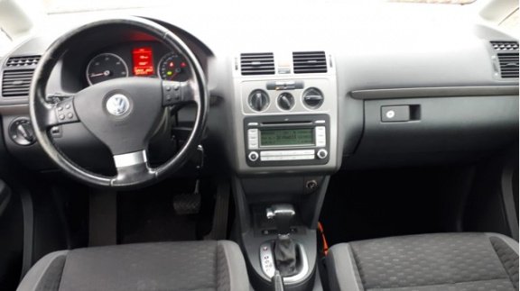 Volkswagen Touran - 2.0 TDI Comfortline Business AUTOMAAT BJ 2007 - 1