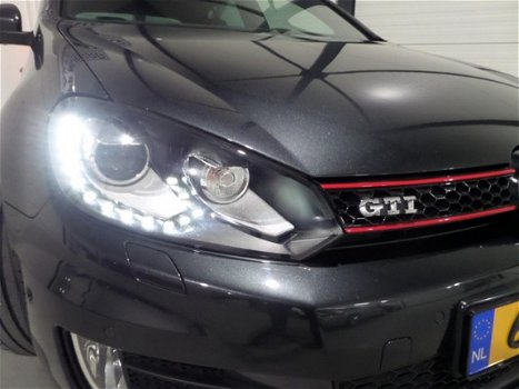 Volkswagen Golf - 2.0 GTI ORIGINEEL NL XENON LED NAVI MILLTEK NIEUWSTAAT - 1