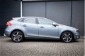 Volvo V40 - 2.0 T3 R-Design - 1 - Thumbnail