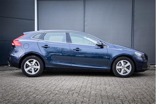 Volvo V40 - 2.0 D4 Momentum Business - 1