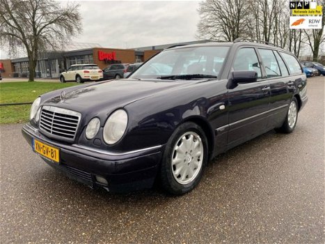 Mercedes-Benz E-klasse Combi - 240 Avantgarde | Automaat | Xenon | Cruise | Trekhaak | - 1