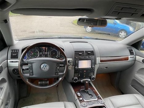 Volkswagen Touareg - 5.0 V10 TDI Aut, Leer - 1
