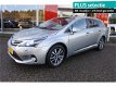 Toyota Avensis Wagon - 1.8 VVTi Business Plus | Xenon + LED dagrijverlichting | 17