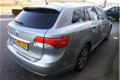 Toyota Avensis Wagon - 1.8 VVTi Business Plus | Xenon + LED dagrijverlichting | 17