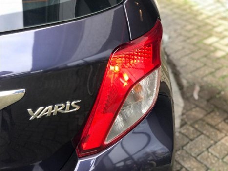 Toyota Yaris - 1.0 VVT-i Aspiration (Navi, Bluetooth, Achteruitrijcamera) - 1