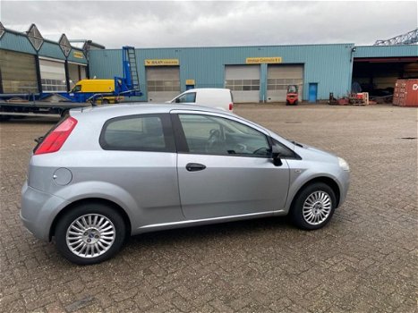 Fiat Grande Punto - 1.4 Active DEALER ONDERHOUDEN, NIEUWE APK - 1