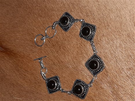 Handgemaakte zwaar verzilverde armband met Onyx 7 - 1