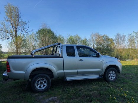 Toyota HiLux, 142 200 km - 1