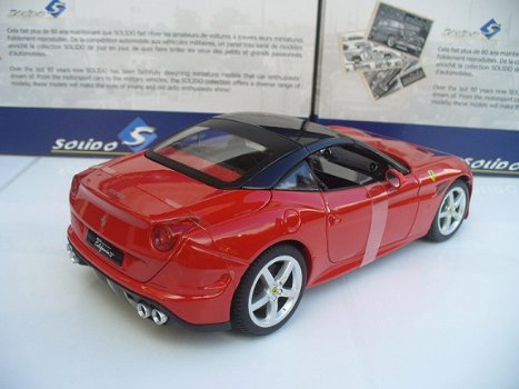 Bburago 1/18 Ferrari California Coupe Rood - 5