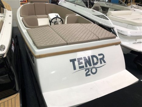 TendR 20 Outboard - 2