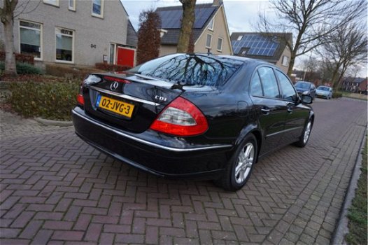 Mercedes-Benz E-klasse - 200 CDI AVANTGARDE AUTOMAAT NL AUTO PERF.STAAT XENON 1/2 LEDER NAVI CRUISE - 1