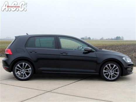 Volkswagen Golf - 1.6 TDi BlueMotion PDC v+a Navigatie - 1