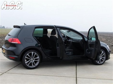 Volkswagen Golf - 1.6 TDi BlueMotion PDC v+a Navigatie - 1