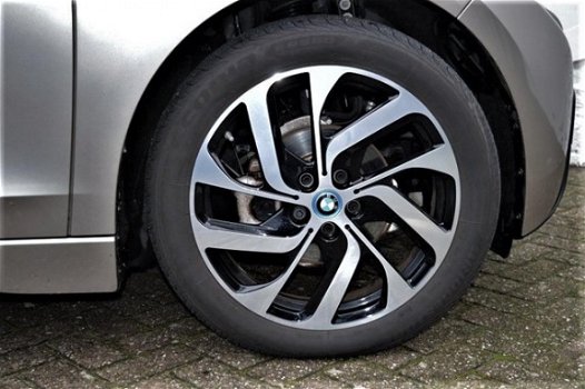 BMW i3 - Basis Comfort Advance 22 kWh harman-kardon, voorverwarmings pakket, stoelverw - 1