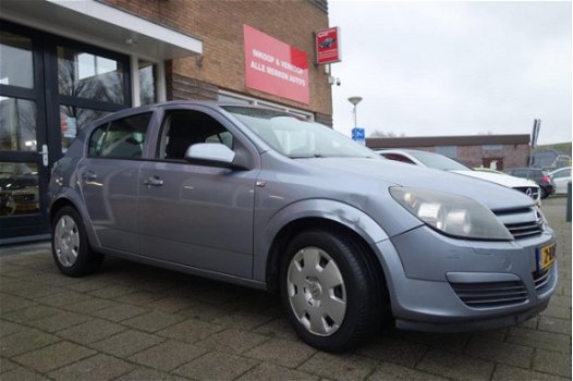 Opel Astra - 1.4 Essentia - 1