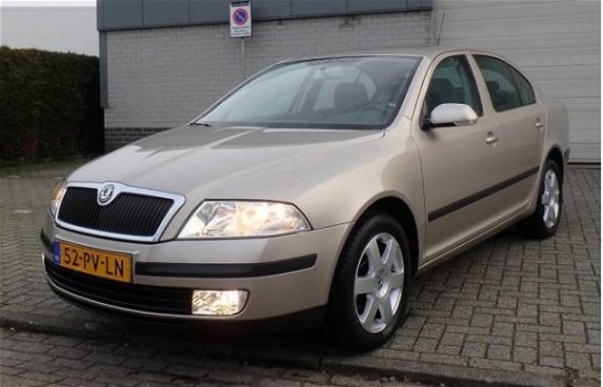 Skoda Octavia - 1.6 Ambiente 90.000 KM + JAAR APK - 1