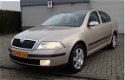 Skoda Octavia - 1.6 Ambiente 90.000 KM + JAAR APK - 1 - Thumbnail