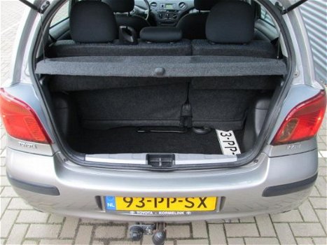 Toyota Yaris - 1.3 VVT-i Idols 5 deurs met airco elektrisch pakket zeer mooie auto voor scherpe prij - 1