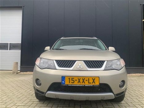 Mitsubishi Outlander - 2.0 DI-D 2008 7PERS/4X4/17'LMV/NAP - 1