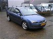 Ford Focus Wagon - 1.6-16V Futura 124d km nap sturbekr airco nieuwe apk - 1 - Thumbnail