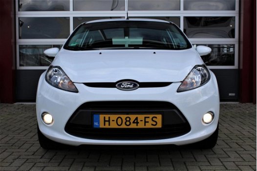 Ford Fiesta - 1.25 Titanium | Airco | Stoelverwarming | Elektrische ramen | 29.750 KM | APK | - 1