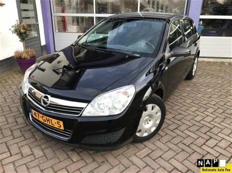 Opel Astra - 1.7 CDTi Business * NAVIGATIE - 1
