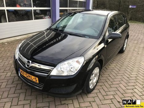 Opel Astra - 1.7 CDTi Business * NAVIGATIE - 1