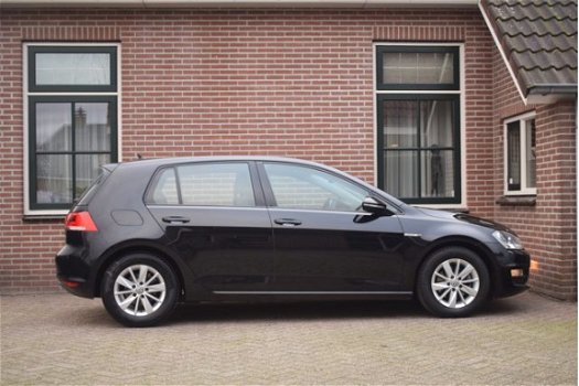 Volkswagen Golf - 1.6 TDI 110pk H6 Comfortline BlueMotion Ecc Pdc Trekhaak Navigatie 5drs - 1