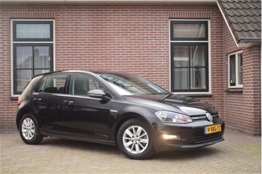 Volkswagen Golf - 1.6 TDI 110pk H6 Comfortline BlueMotion Ecc Pdc Trekhaak Navigatie 5drs - 1