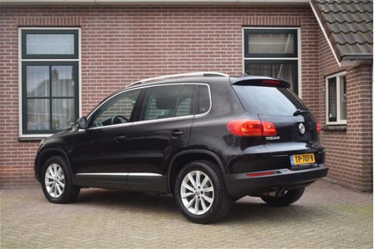 Volkswagen Tiguan - 2.0 TDI 110pk H6 Sport&Style Ecc Pdc Leder Navigatie - 1